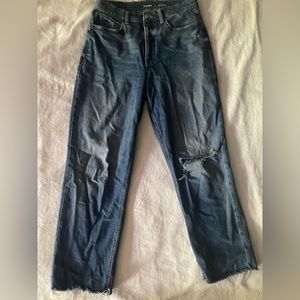 Old Navy Sky Rise High Striaght Leg Ripped Jeans
